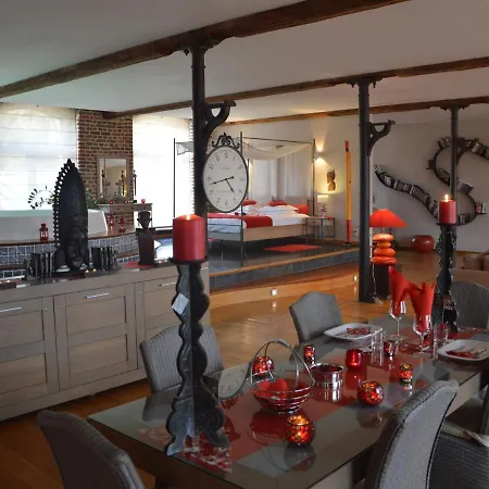 Modern Holiday In With Sauna And Jacuzzi Holiday home