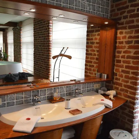 Modern Holiday In With Sauna And Jacuzzi